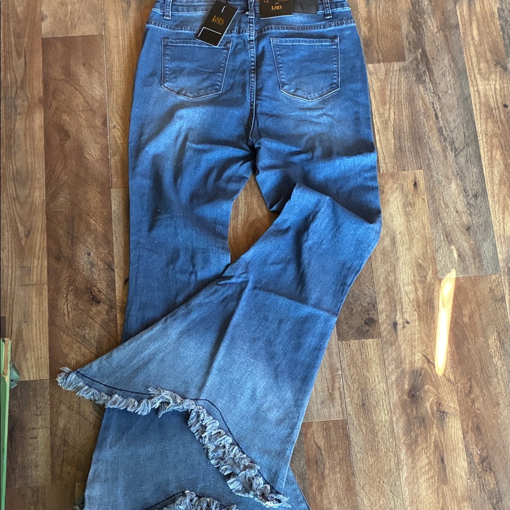 🔥 L&B Flare Jeans – Distressed High-Rise Denim with Extreme Frayed Bell Bottoms - Picture 4 of 5